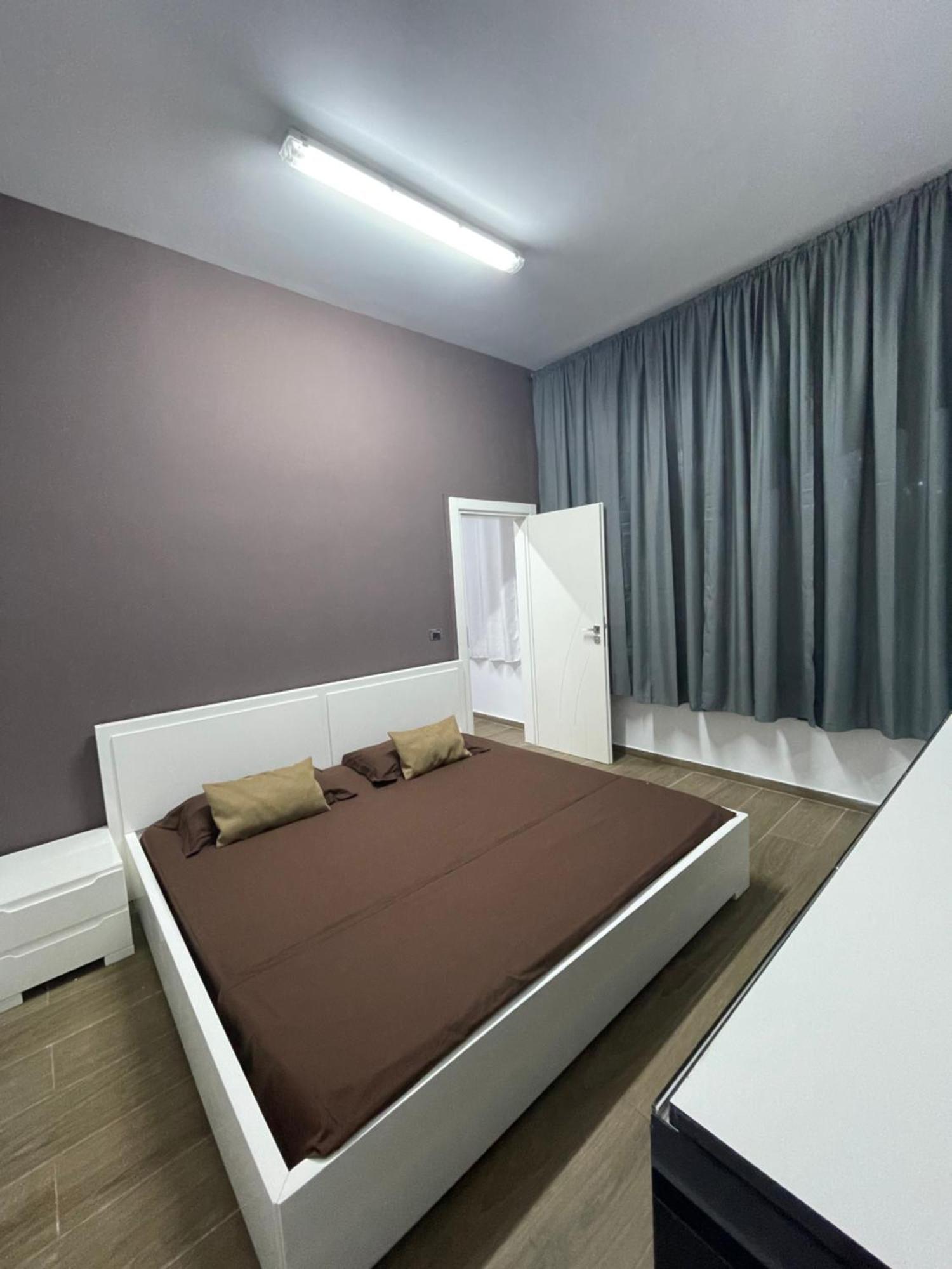 Gold Apartament Vlorë Esterno foto