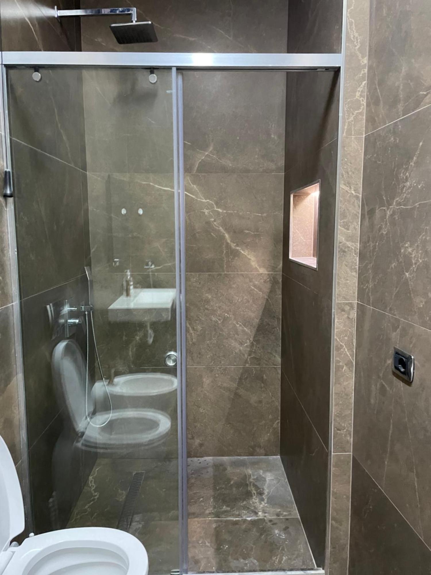 Gold Apartament Vlorë Esterno foto